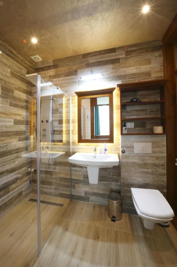 אודורהיו סקוייסק Virag Apartman Luxury מראה חיצוני תמונה